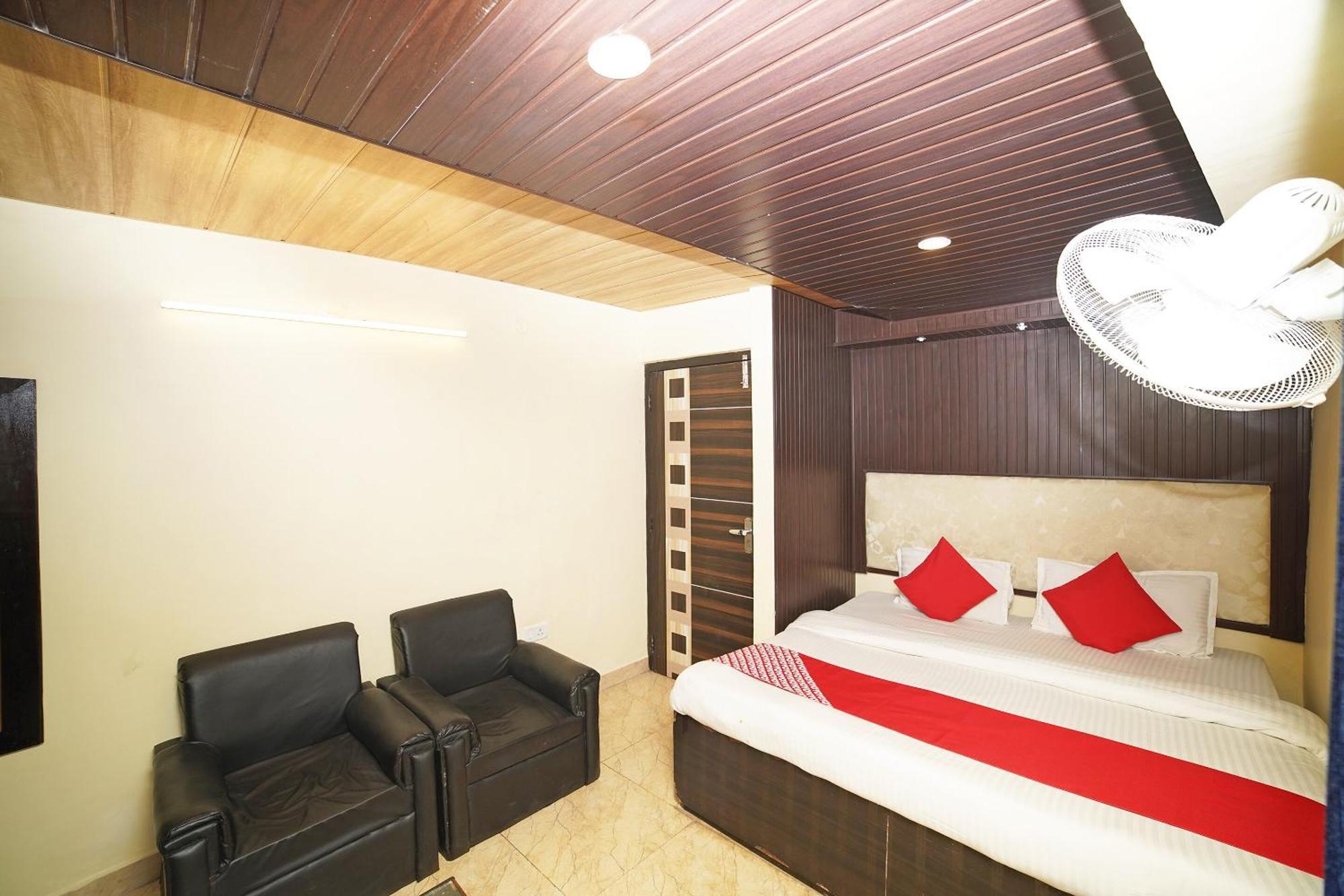 โอโย 8594 โกลเด้น เนสต์ Hotel ไนนิตาล ภายนอก รูปภาพ