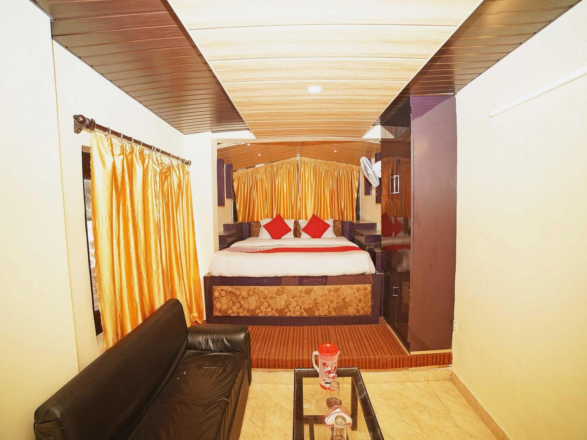 โอโย 8594 โกลเด้น เนสต์ Hotel ไนนิตาล ภายนอก รูปภาพ