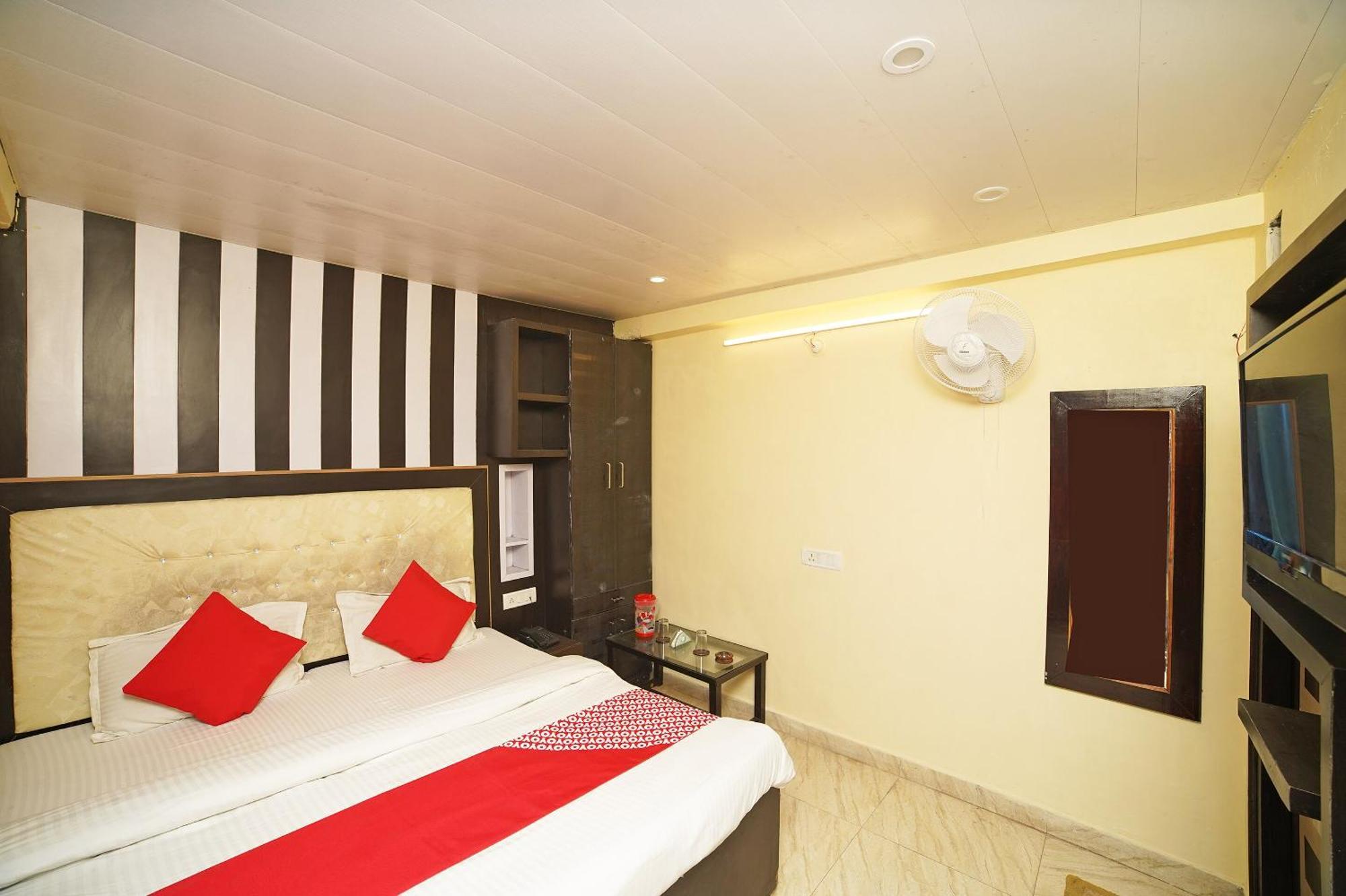 โอโย 8594 โกลเด้น เนสต์ Hotel ไนนิตาล ภายนอก รูปภาพ