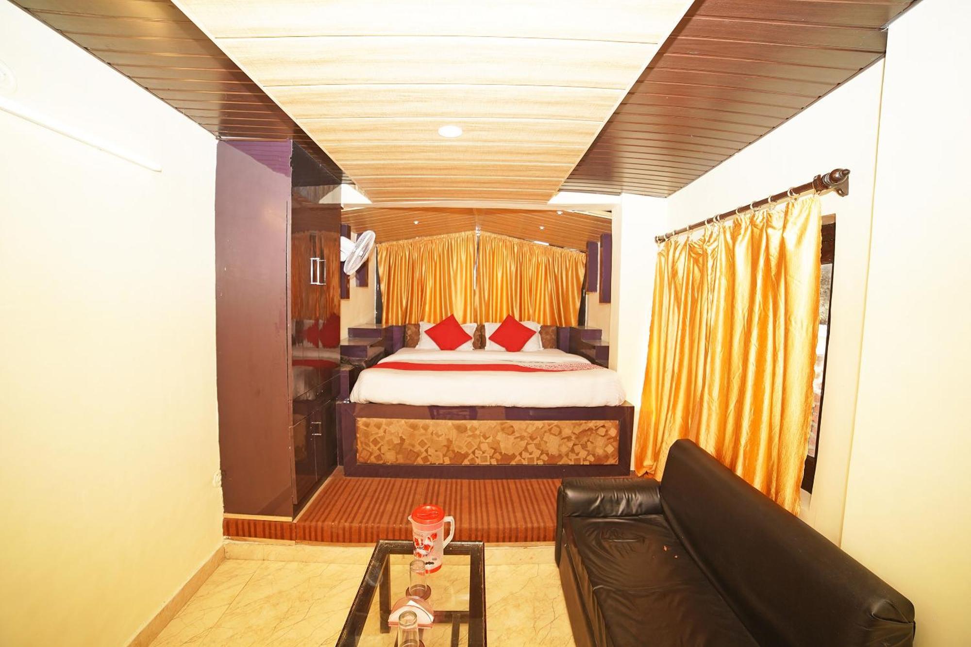 โอโย 8594 โกลเด้น เนสต์ Hotel ไนนิตาล ภายนอก รูปภาพ